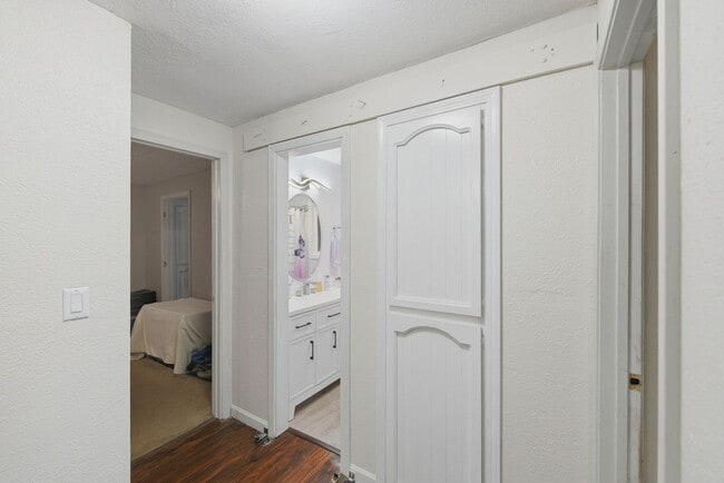 Building Photo - 510 S Cammann St
