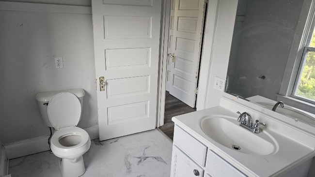 Building Photo - 735 Woodland Ave