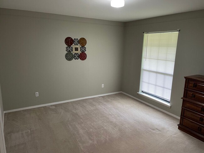 Building Photo - Beautiful 3 Bedroom Shreveport Home