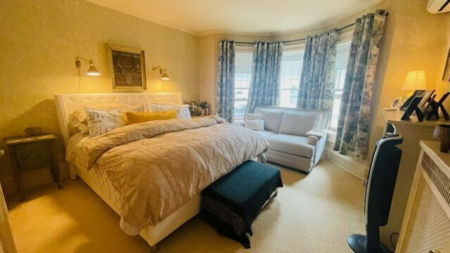 Large Bedroom - 1016 Washington Ave