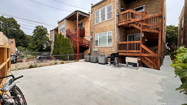 Building Photo - 5632 N St Louis Ave