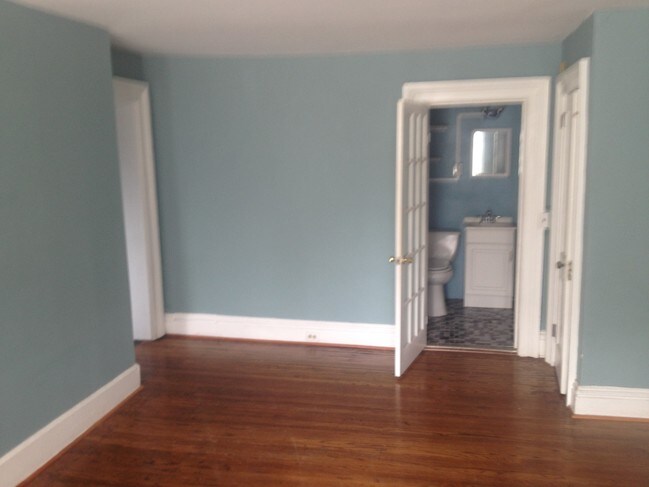 Interior Photo - 261 Grand St
