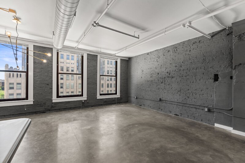 Building Photo - 1006 Olive St