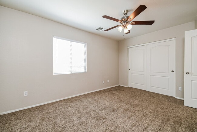 Building Photo - 39245 N Cali Cir