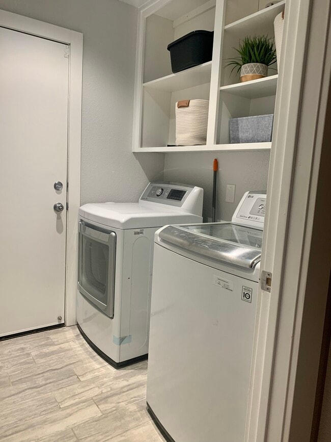 Washer Dryer - 647 Hovey Way