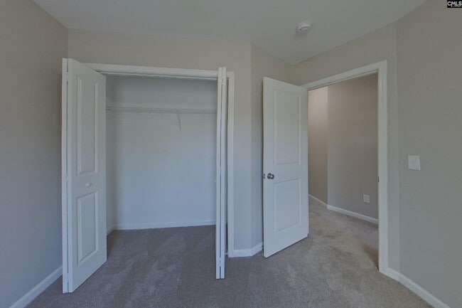 Building Photo - 423 Lanyard Ln