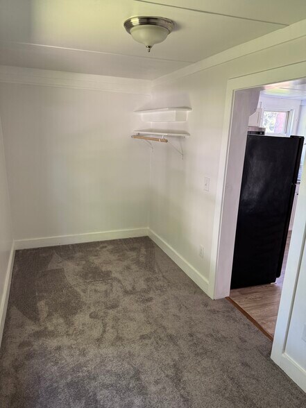 Building Photo - 10 Maryland Ave