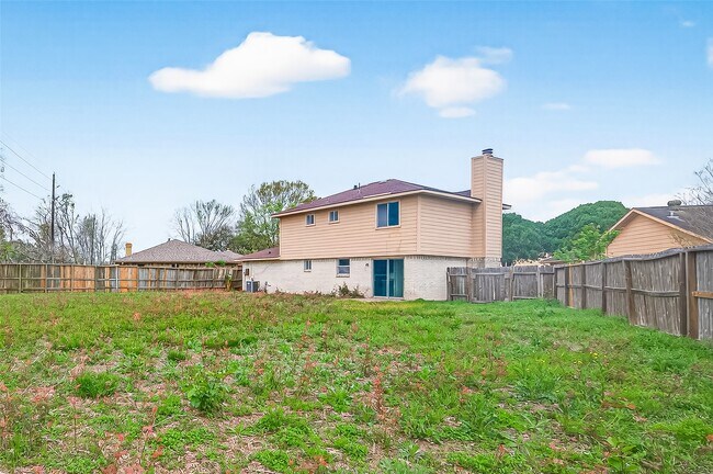 Building Photo - 7523 La Pl Dr