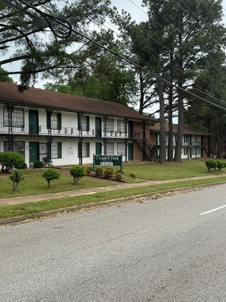 Building Photo - 3720 Outland Rd