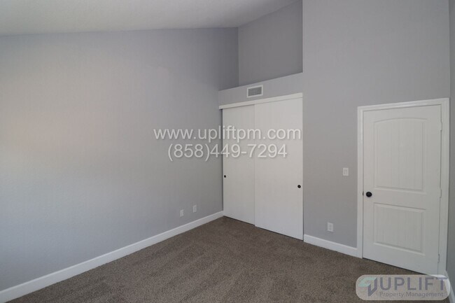 Building Photo - Beautiful Spring Valley home, tri floor 4 ...
