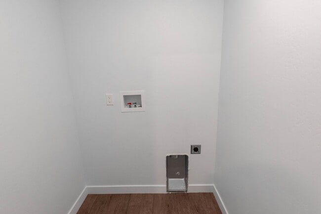 Building Photo - 16852 N Idaho Center Blvd