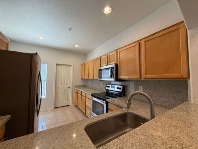 Building Photo - 7021 E Earll Dr