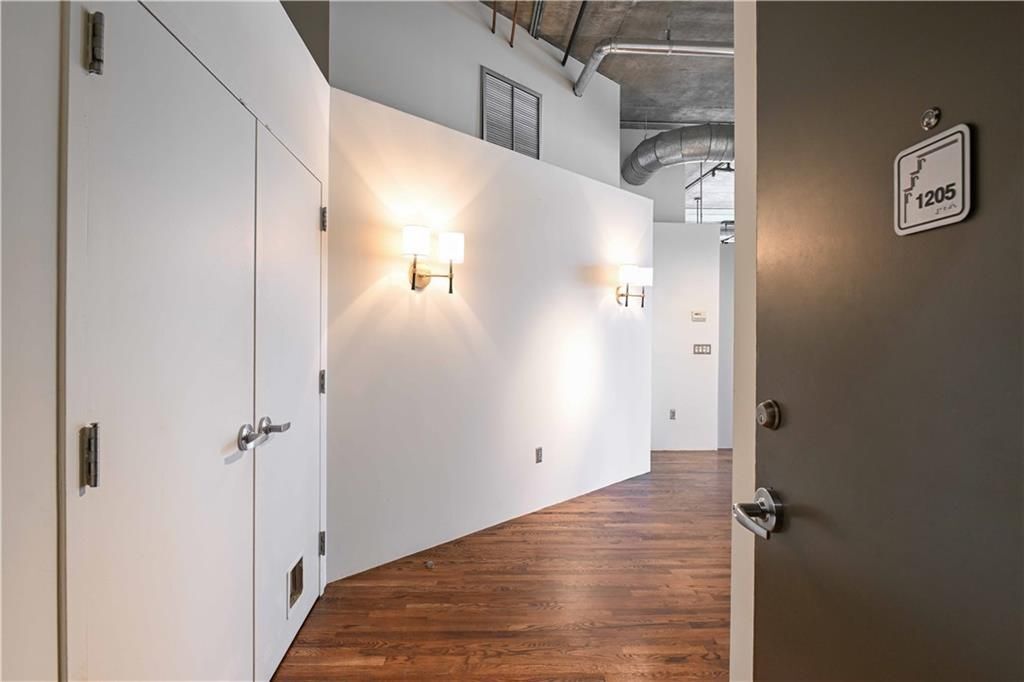 Building Photo - 3180 Mathieson Dr NE