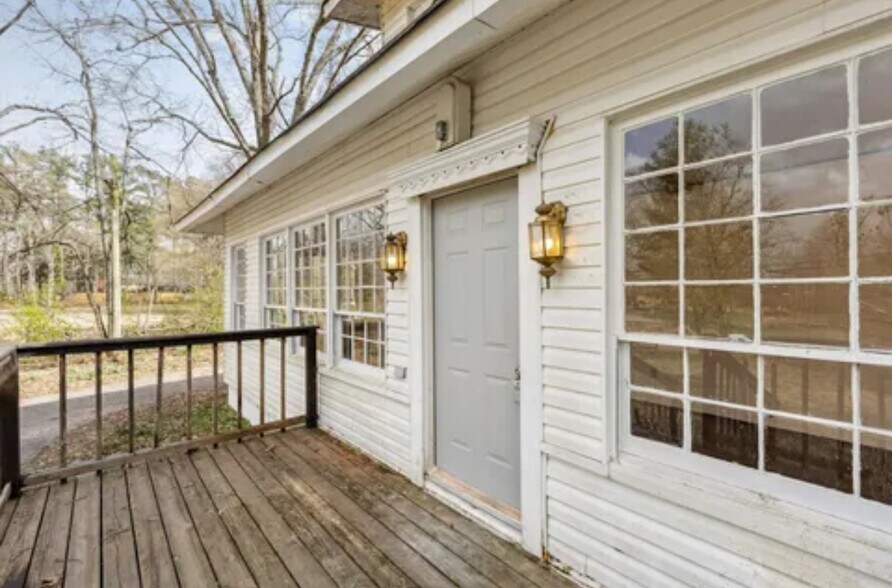 Front house - 8457 E Kerrville Rosemark Rd