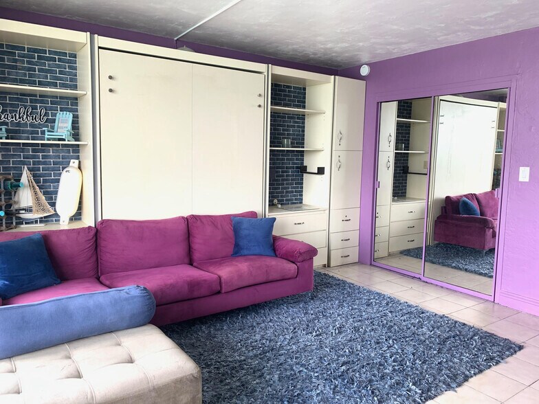 Building Photo - 6484 Indian Creek Dr