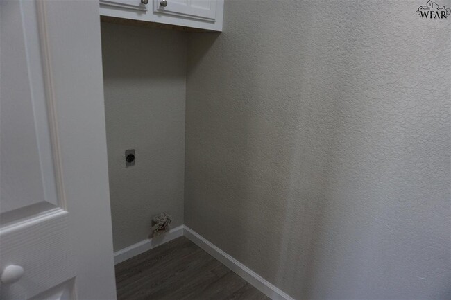 Building Photo - 1112 Lisa Ln
