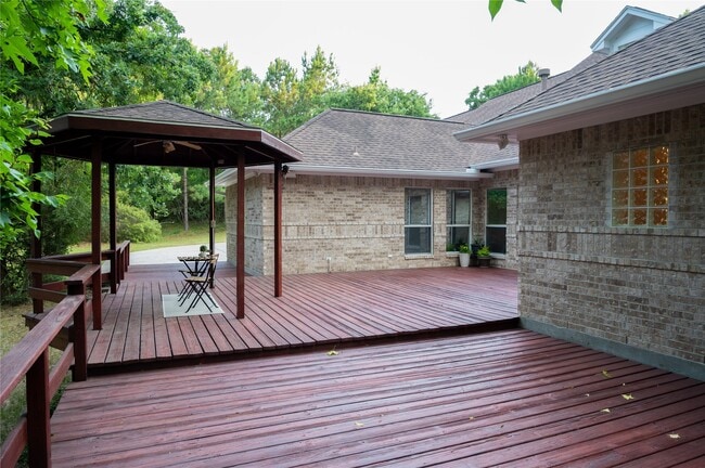 Building Photo - 2626 Blue Lake Dr