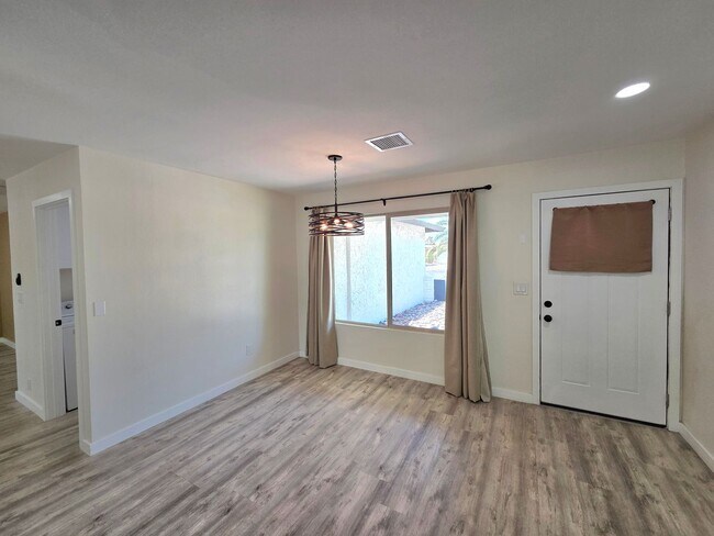 Building Photo - Beautiful 3 bedroom / 2 bath in Scottsdale!