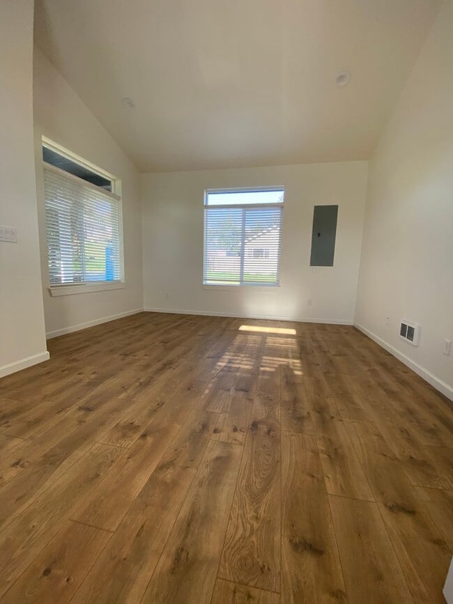 Building Photo - BRAND NEW 1 BEDROOM ON OREGON'S ADVENTURE COAST!