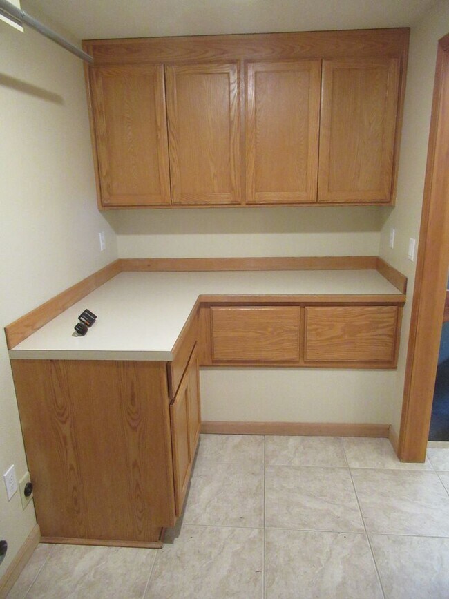 Building Photo - Split Level Two Bedroom Duplex