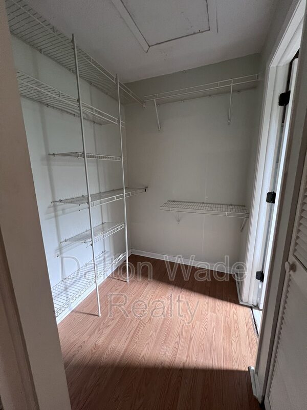 Building Photo - 2067 Sunset Grove Ln