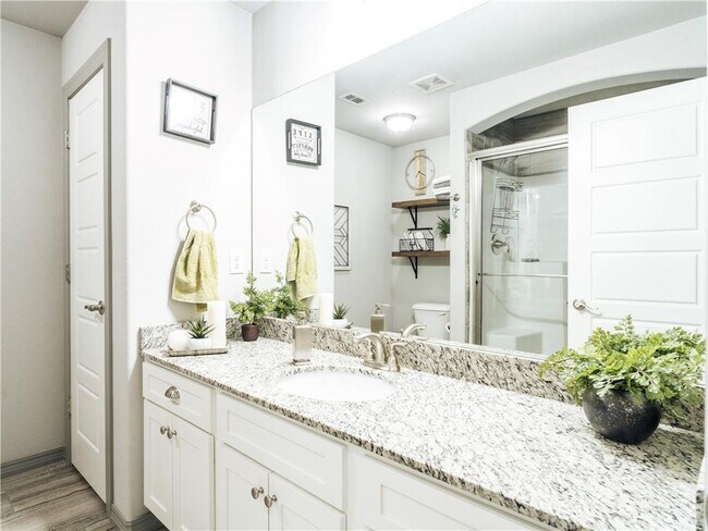 Building Photo - 130 Cisterna Dr