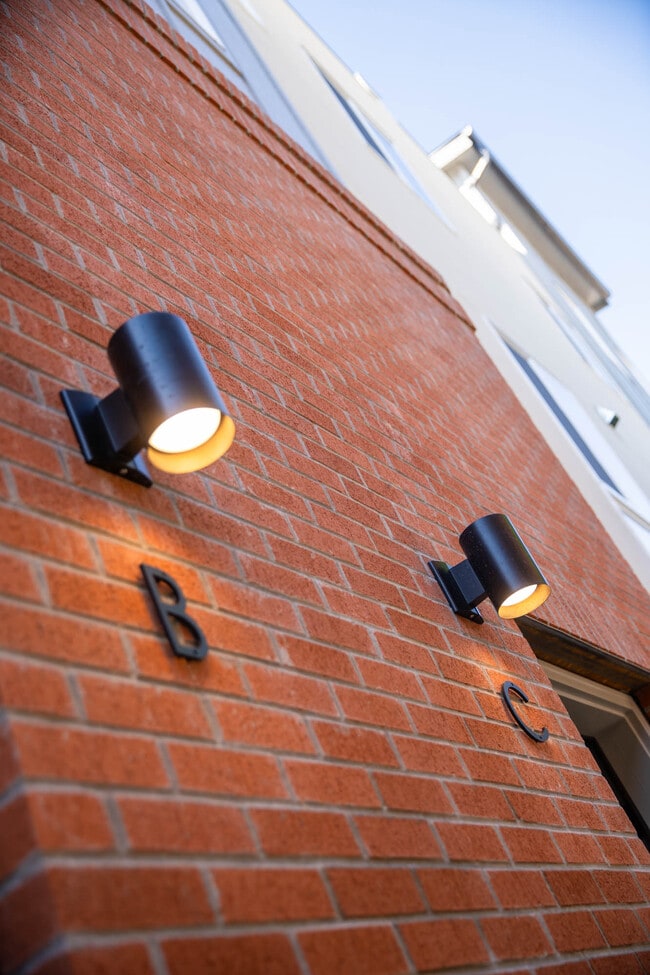 Building Photo - 3569 S Pennsylvania St