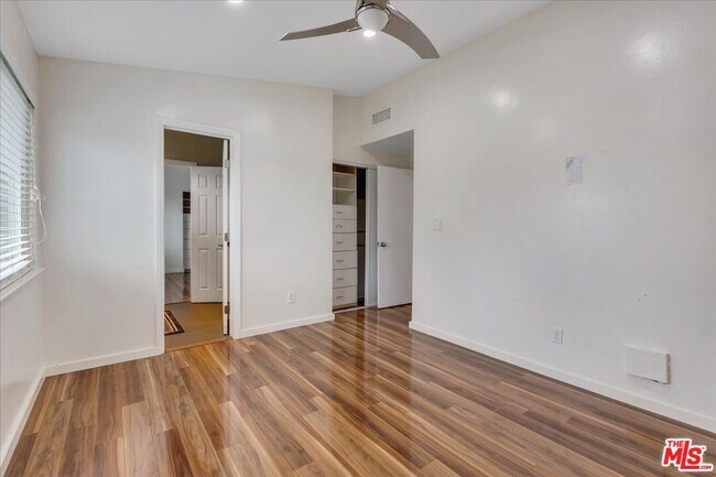 Building Photo - 5817 Lockhurst Dr