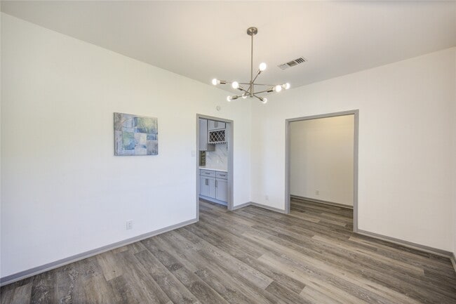 Building Photo - 7109 Kari Ln