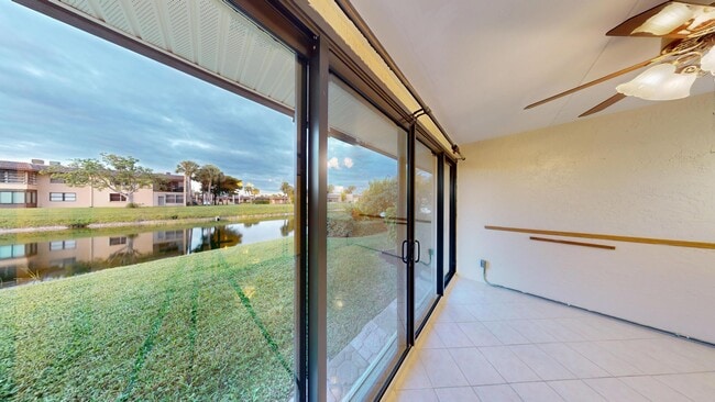 Building Photo - 121 Lake Paula Dr