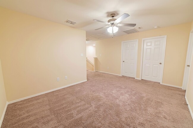 Building Photo - 3305 Charolais Dr