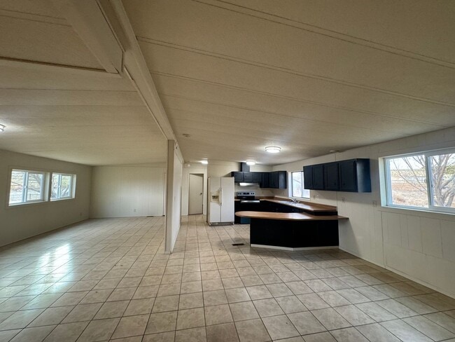 Building Photo - MOVE IN SPECIAL - $200 OFF FIRST MONTH'S RENT!