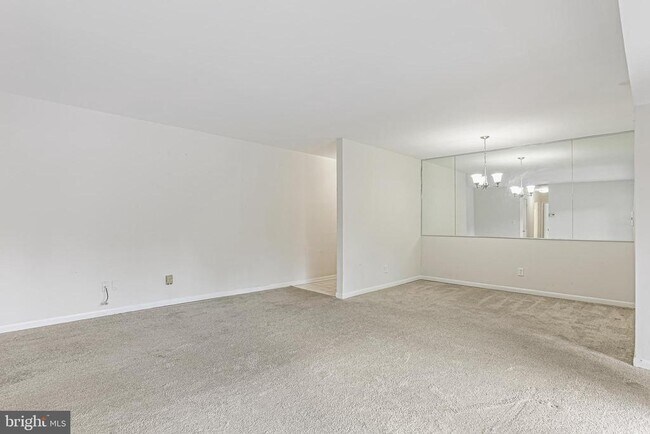 Building Photo - 5476 Cedar Ln
