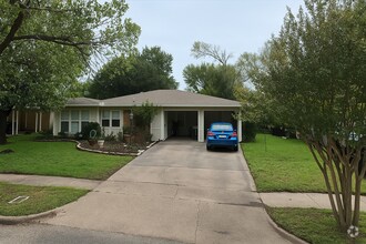 Building Photo - Spacious 3-Bedroom Home in Prime Irving Lo...