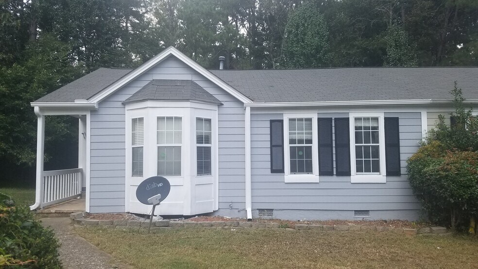 Building Photo - 373 Stone Mountain St