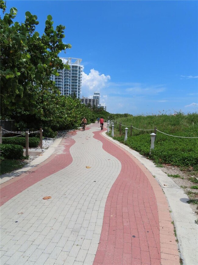 Building Photo - 5701 Collins Ave