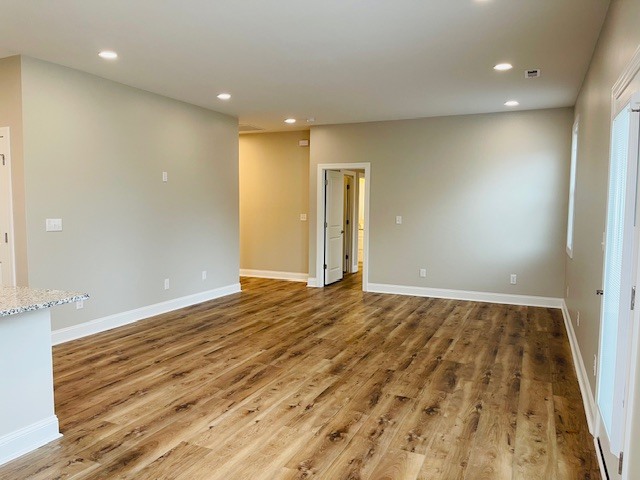 Building Photo - 2903 Newport Cir