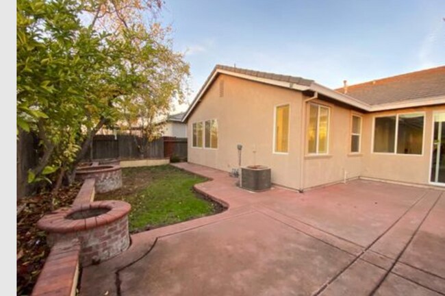 Building Photo - Amazing (Natomas) 4/2 Single Story!  Please read ad for viewings.