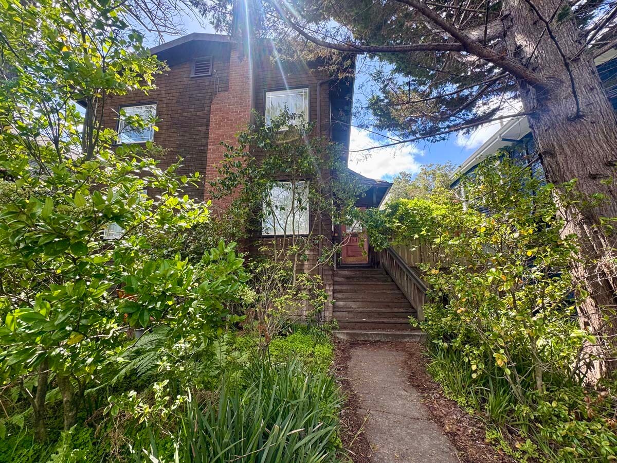 Building Photo - 2836 Derby St