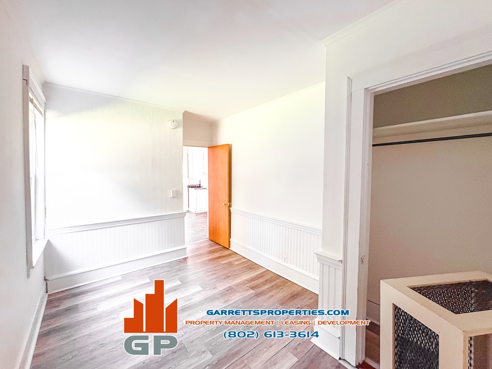 Building Photo - 16 Short St