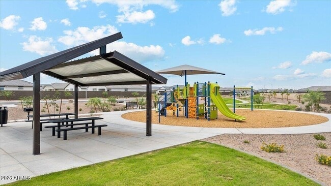 Building Photo - 1575 E Lardner Dr