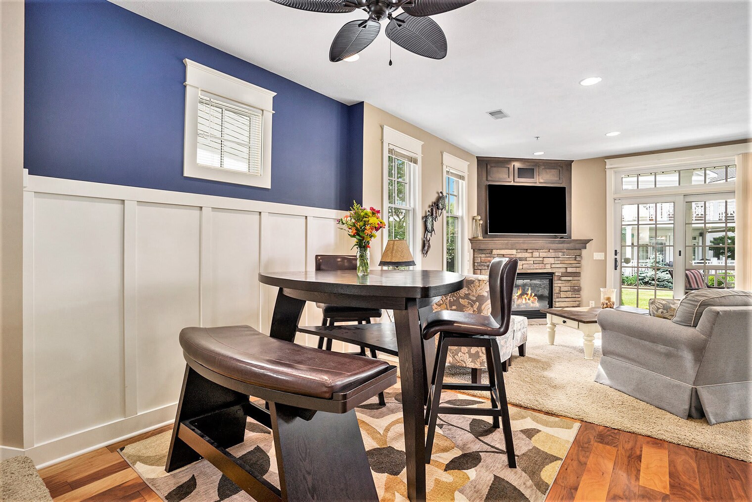 Building Photo - 807 Lake St