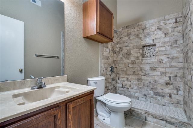 Building Photo - 4803 Clover Haven St