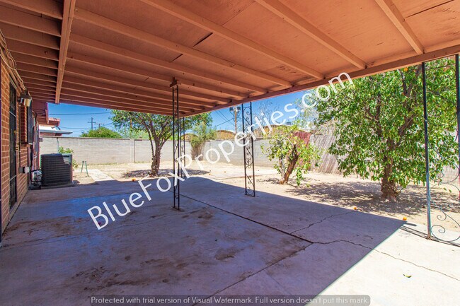 Building Photo - 4825 E 23rd St