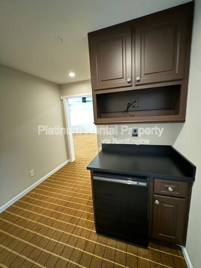 Building Photo - 830 Eden Green Ct
