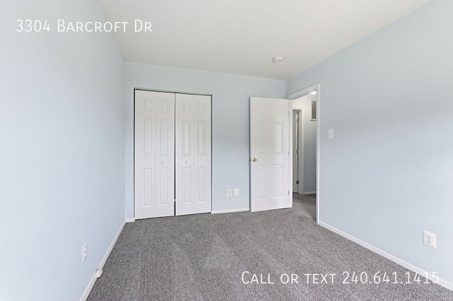 Building Photo - 3304 Barcroft Dr