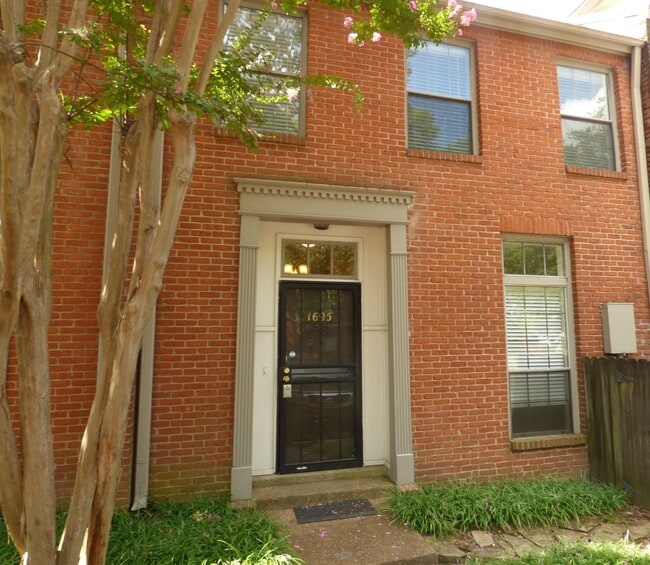 Primary Photo - 1695 Belvedere Ct