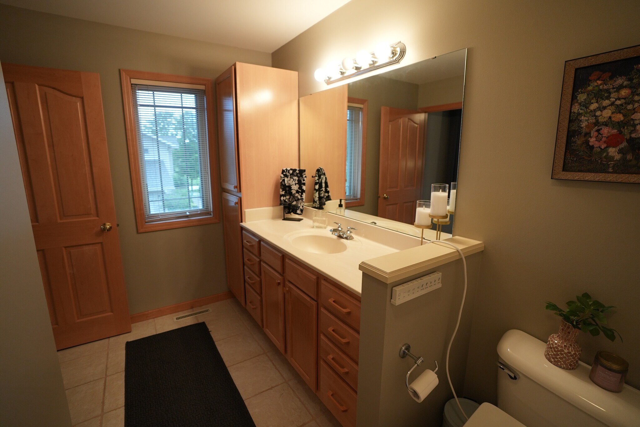 2nd bedroom full bathroom - 54 Wood Brook Way