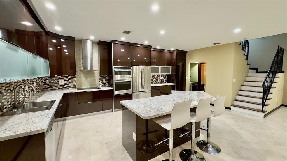 Building Photo - 1094 Redwood St