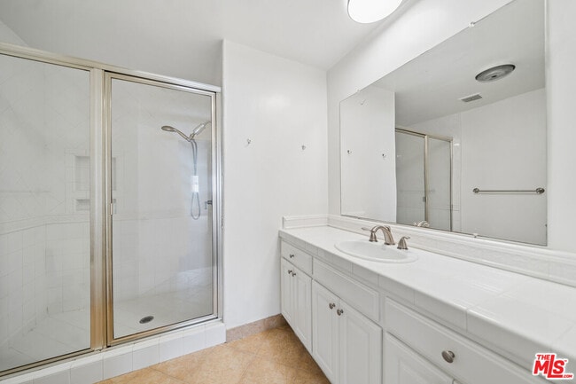 Building Photo - 131 Orlando Ave